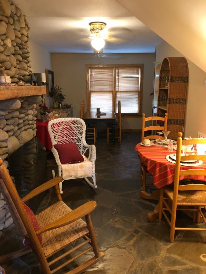 Smokies Bed And Breakfast - Evergreen Cottage Inn 鸽子谷 外观 照片