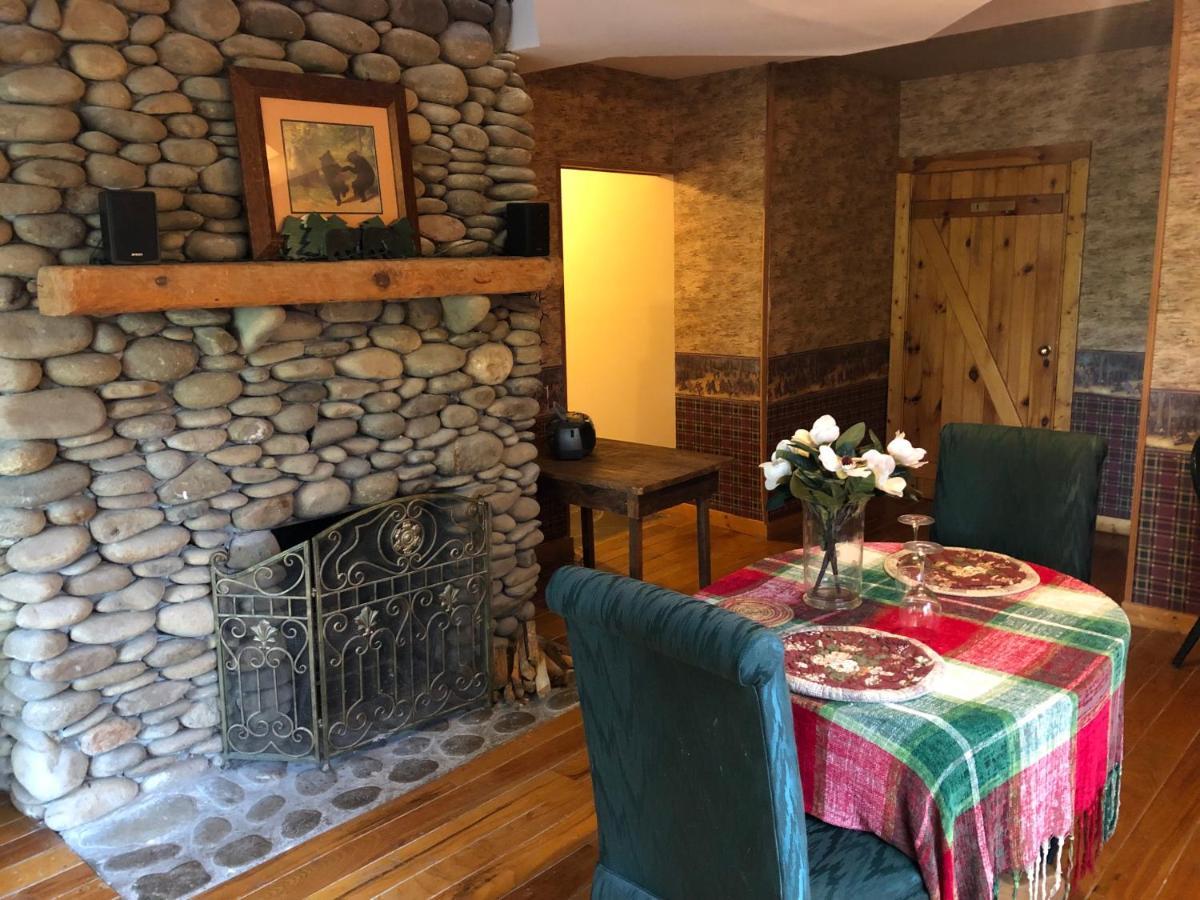 Smokies Bed And Breakfast - Evergreen Cottage Inn 鸽子谷 外观 照片