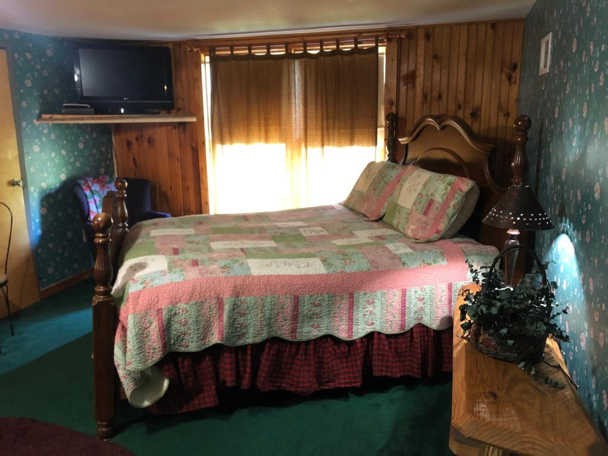 Smokies Bed And Breakfast - Evergreen Cottage Inn 鸽子谷 外观 照片