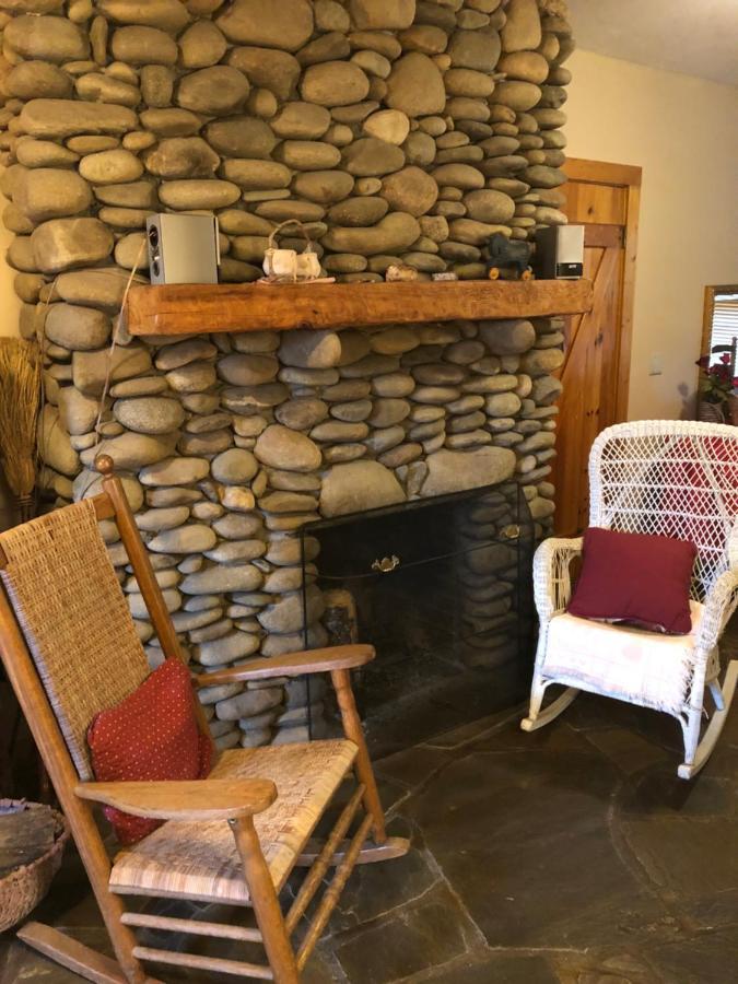 Smokies Bed And Breakfast - Evergreen Cottage Inn 鸽子谷 外观 照片