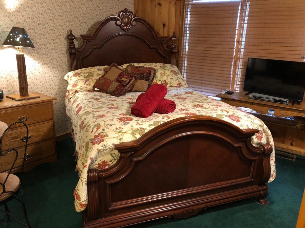 Smokies Bed And Breakfast - Evergreen Cottage Inn 鸽子谷 外观 照片