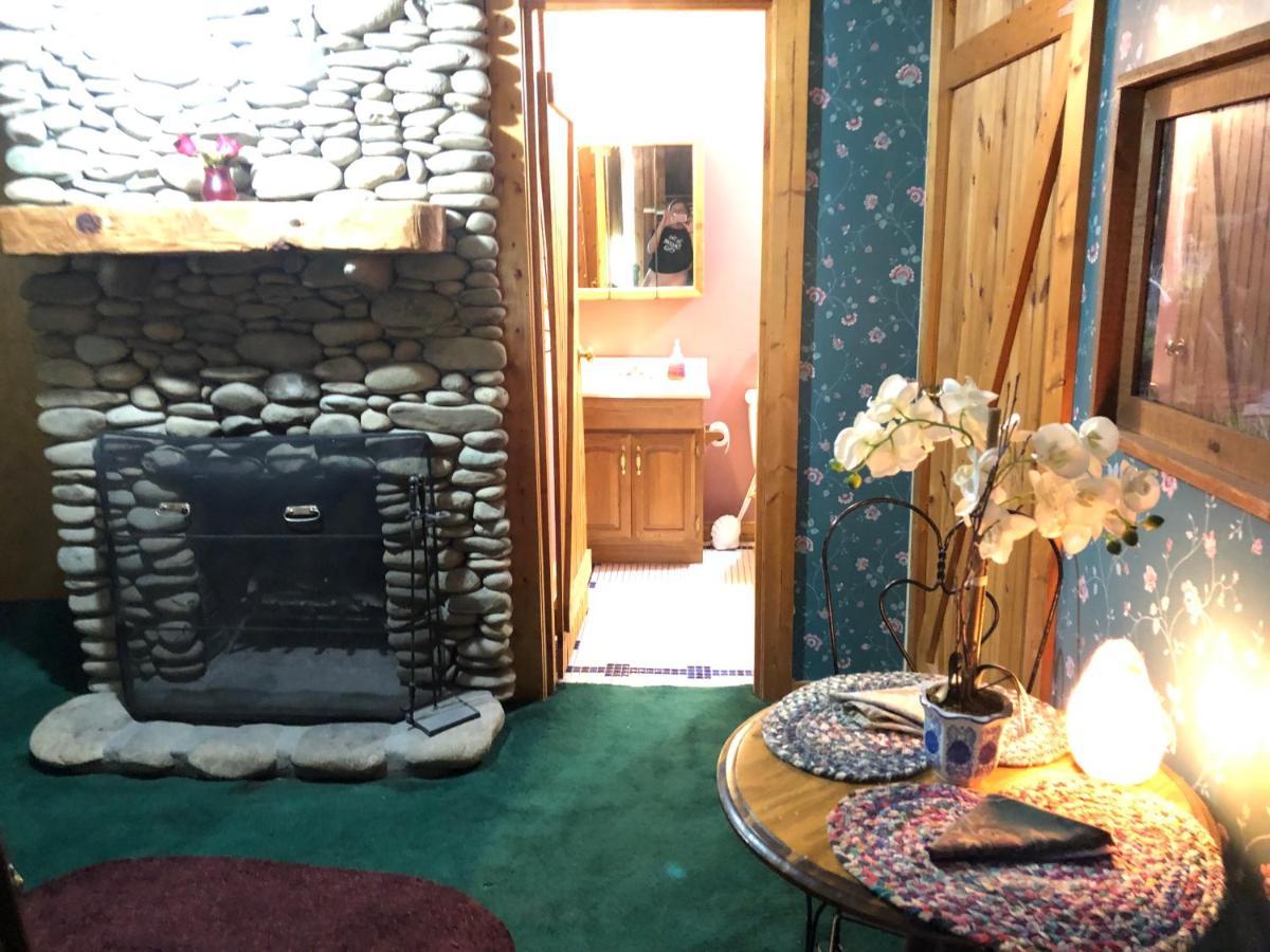 Smokies Bed And Breakfast - Evergreen Cottage Inn 鸽子谷 外观 照片