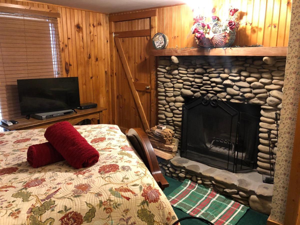 Smokies Bed And Breakfast - Evergreen Cottage Inn 鸽子谷 外观 照片